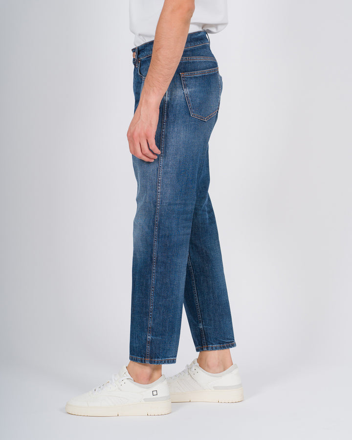 Jeans modello Seoul in denim blu con bottone oro rosa 
