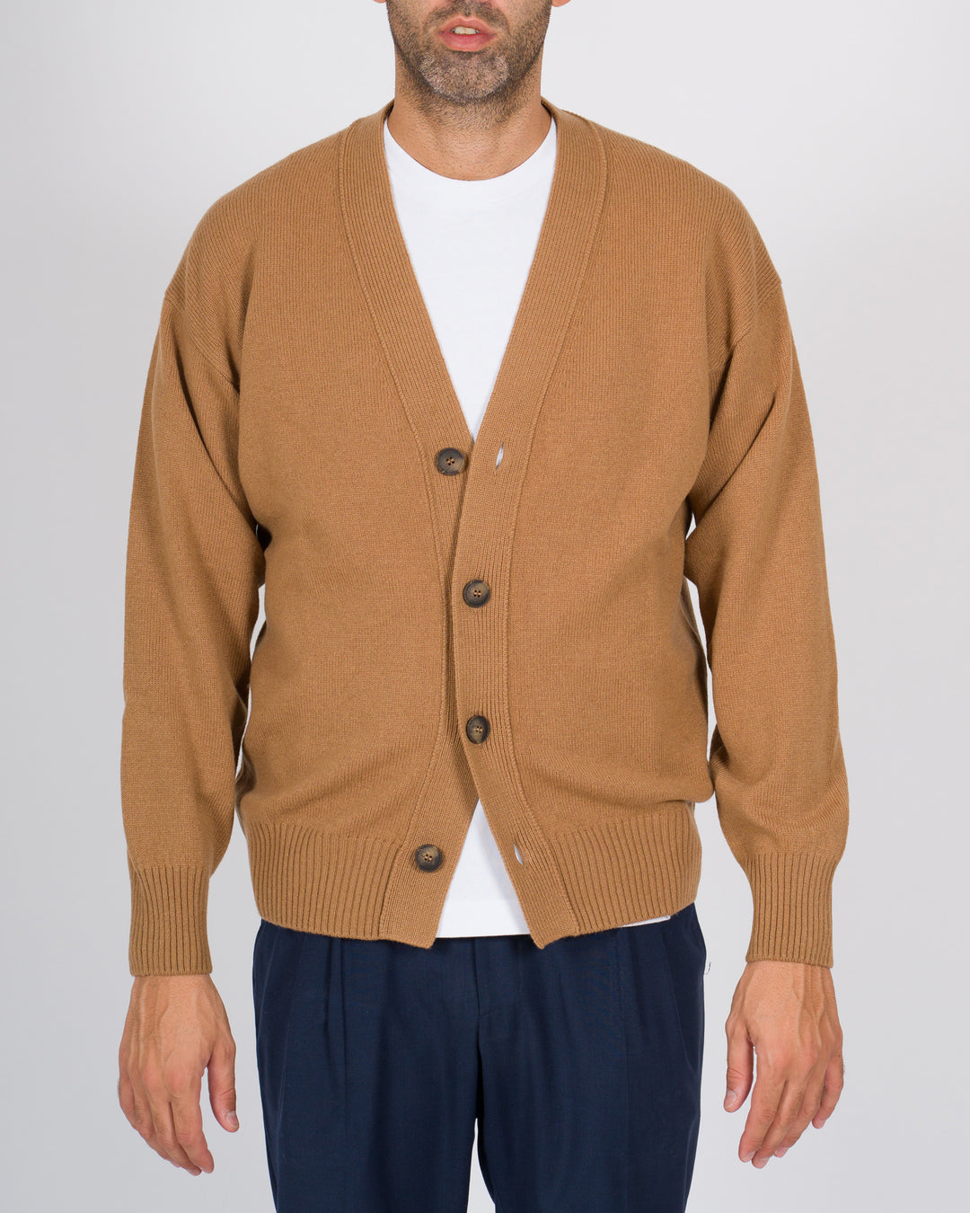 Cardigan con bottoni beige 