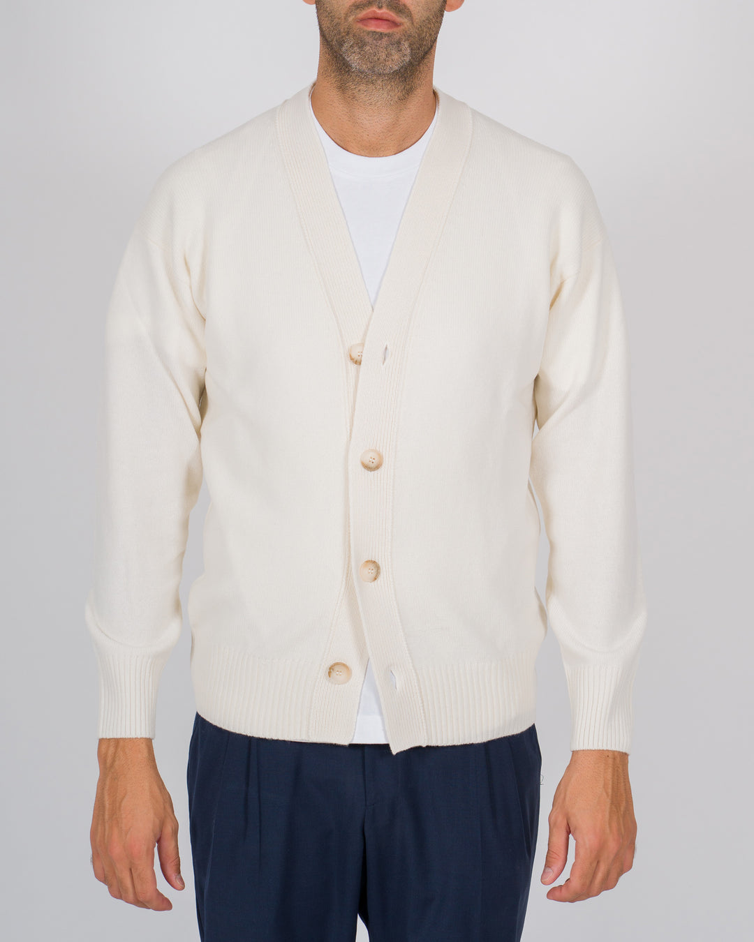 Cardigan con botton panna 
