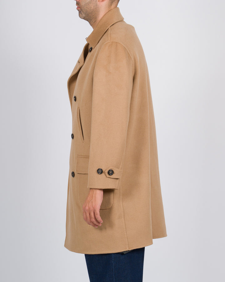 Cappotto doppiopetto in lana color cammello 