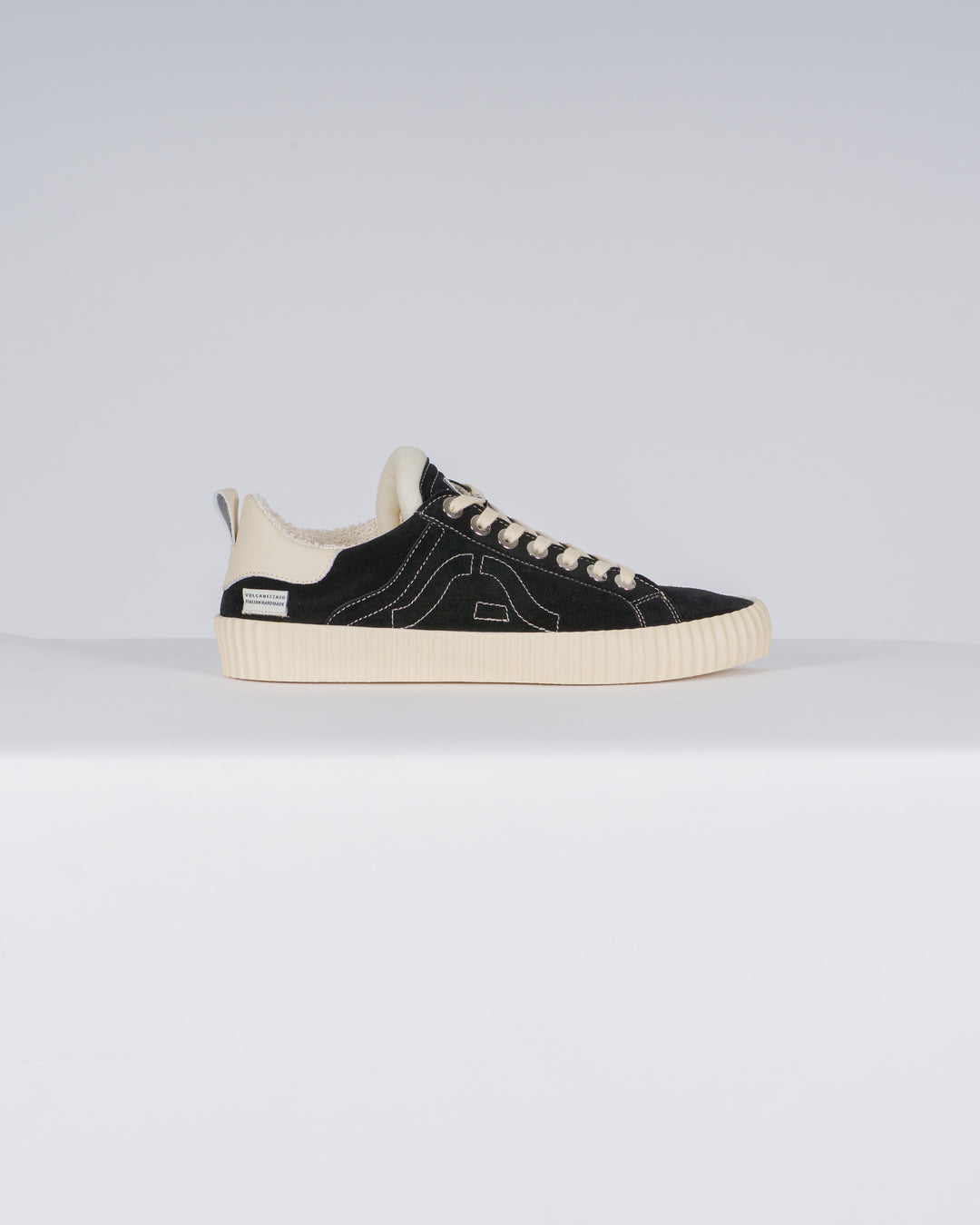 Wavy Suede Black<BR/> 