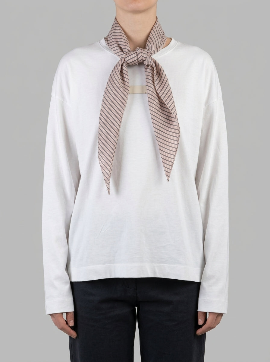 T-SHIRT CON FOULARD 