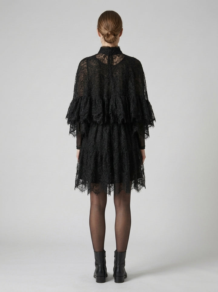 Maxi Abito Nero in Pizzo a Balze 