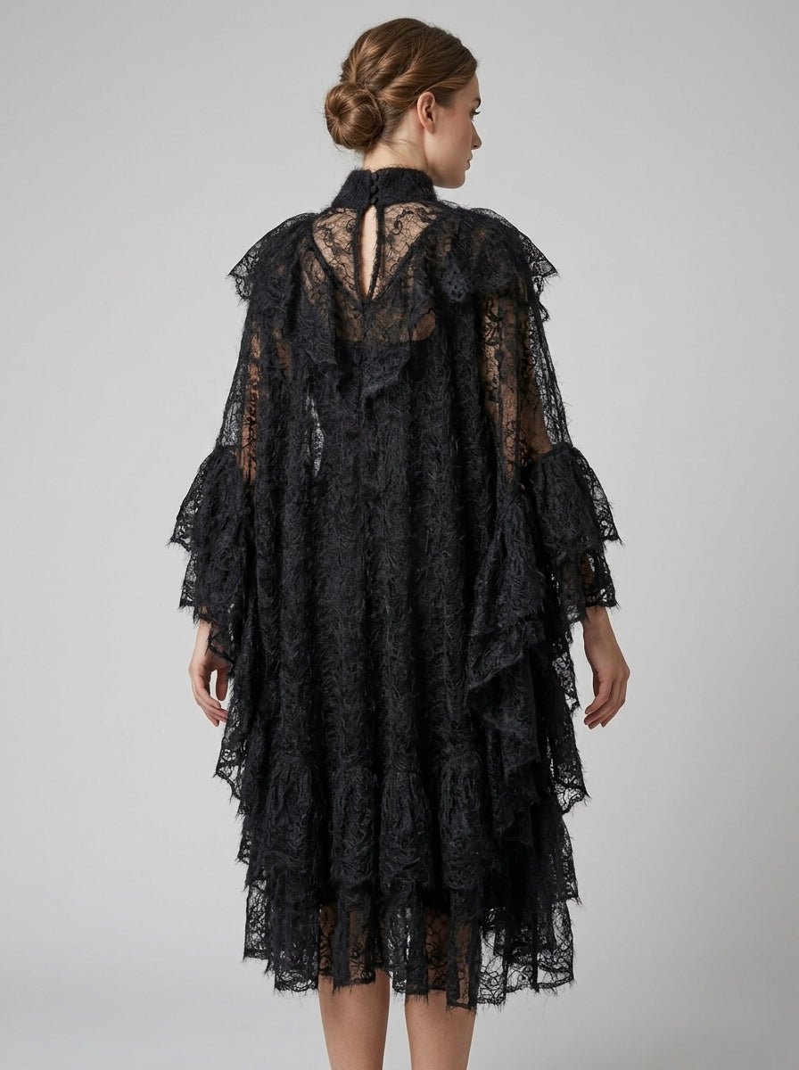 Maxi Abito Nero in Pizzo a Balze 