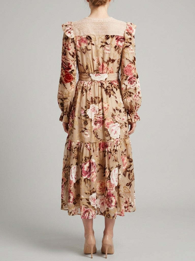 Abito  in chiffon beige con stampa damascata floreale in velluto 