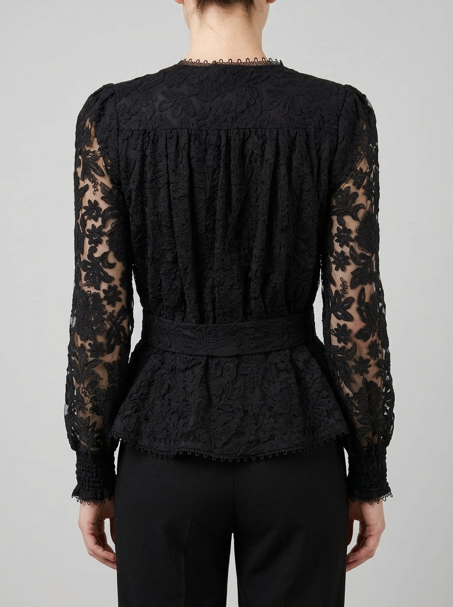 Blusa nera in pizzo 