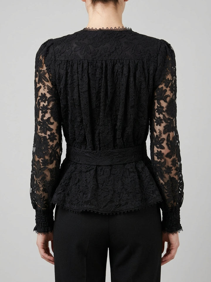 Blusa nera in pizzo 