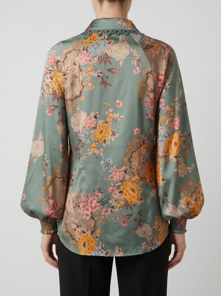 Camicia  in raso verde con stampa floreale 