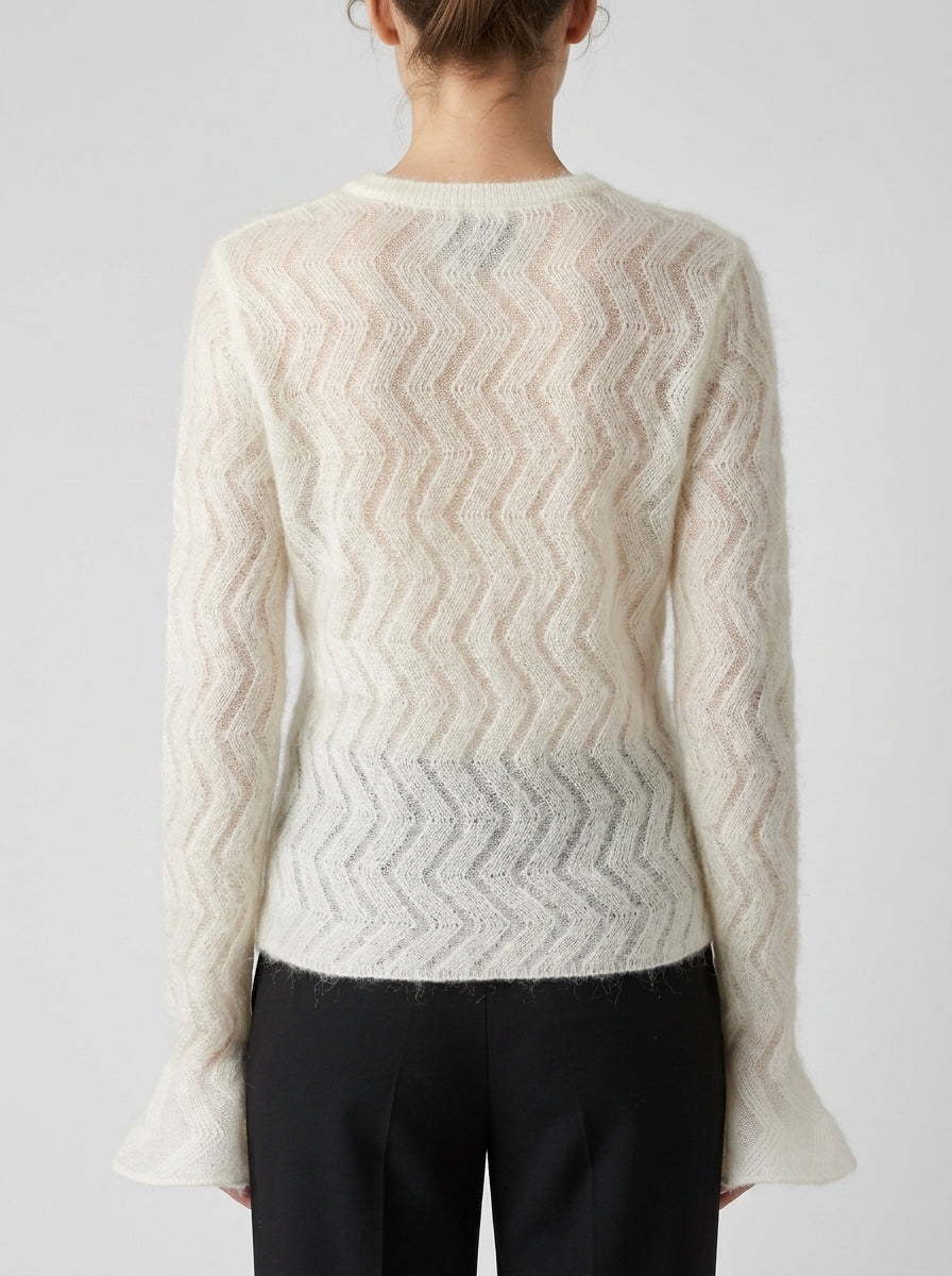 Girocollo in mohair panna con  maniche a ruota 