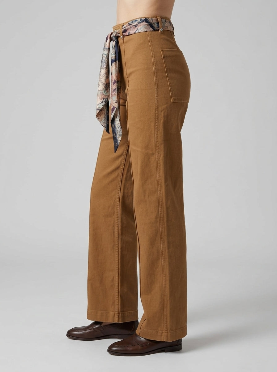 Pantaloni  cammello con foulard removibile 