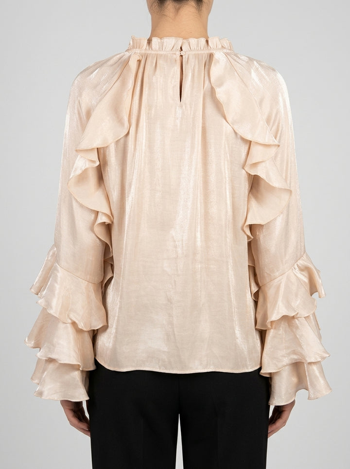Blusa Amosa rosa in Tessuto Luminoso con Rouches e Spille Gioiello 