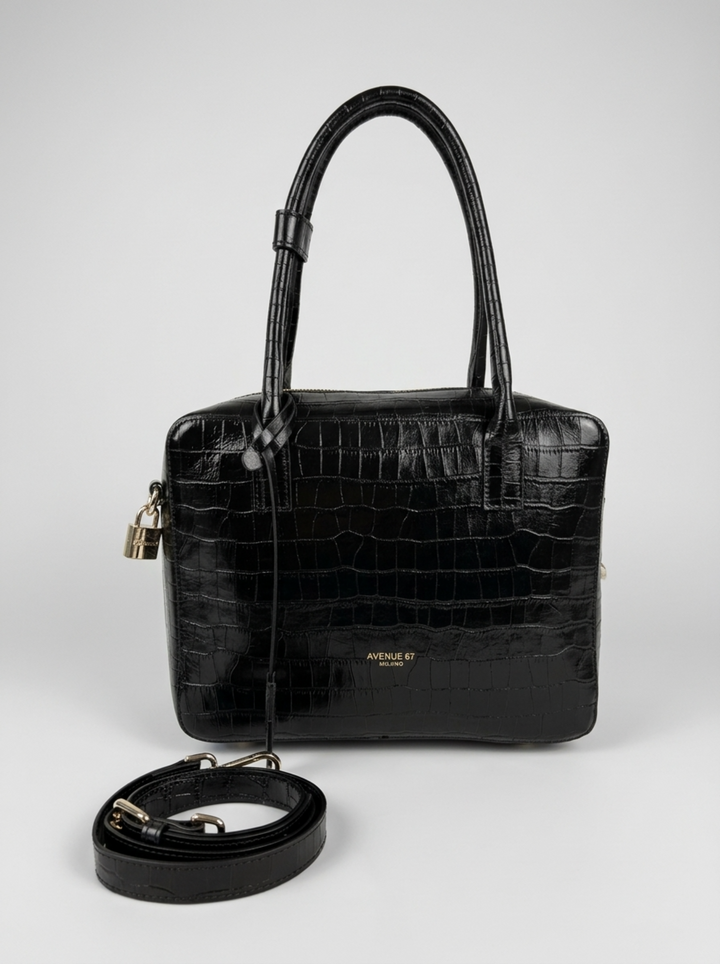 ANTEA IN COCCO NERA<BR/><BR/> <BR/><BR/>Pelle: DOLLARONE<BR/><BR/>Codice: AQ152A0191<BR/><BR/>SIZE cm L.35 H.24 P.14 