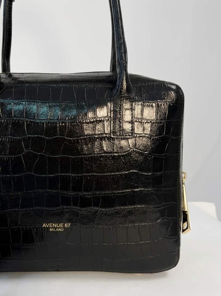 ANTEA IN COCCO NERA<BR/><BR/> <BR/><BR/>Pelle: DOLLARONE<BR/><BR/>Codice: AQ152A0191<BR/><BR/>SIZE cm L.35 H.24 P.14 