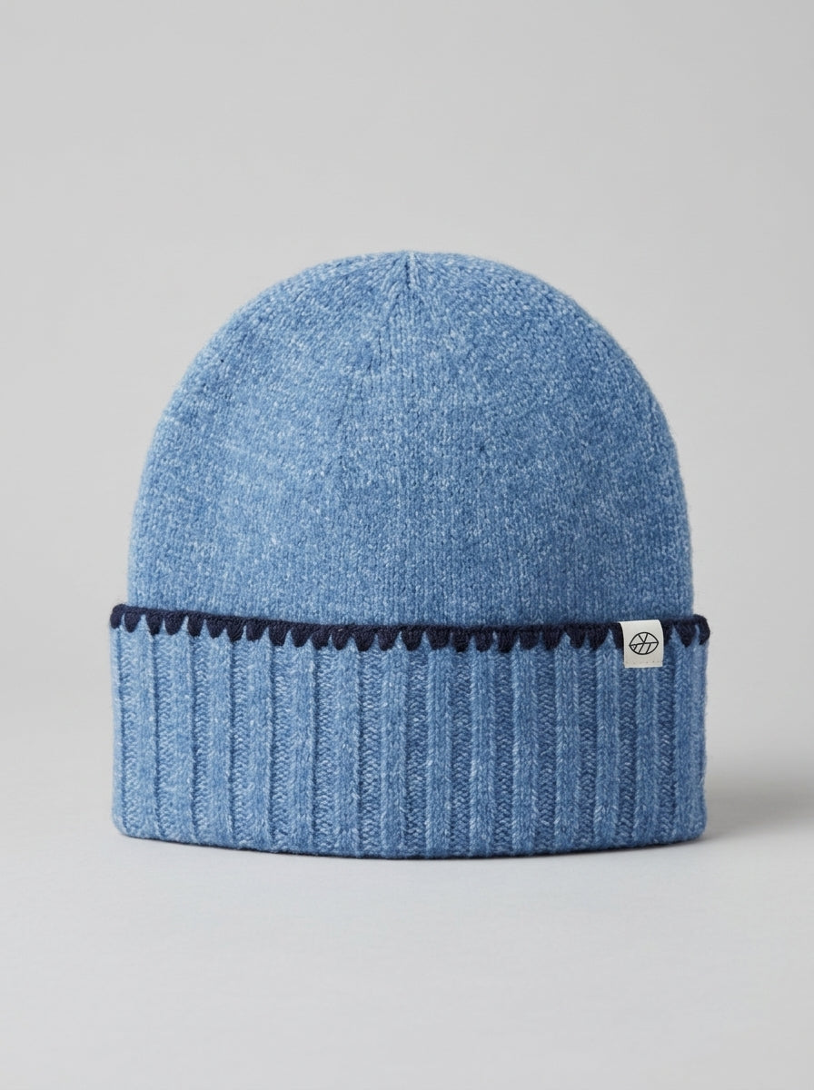 Berretto in maglia con risvolto Blu polvere 
