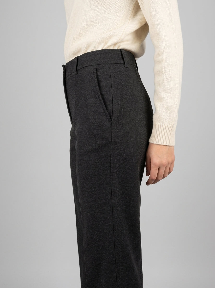 Pantalone dritto in maglia grigio 