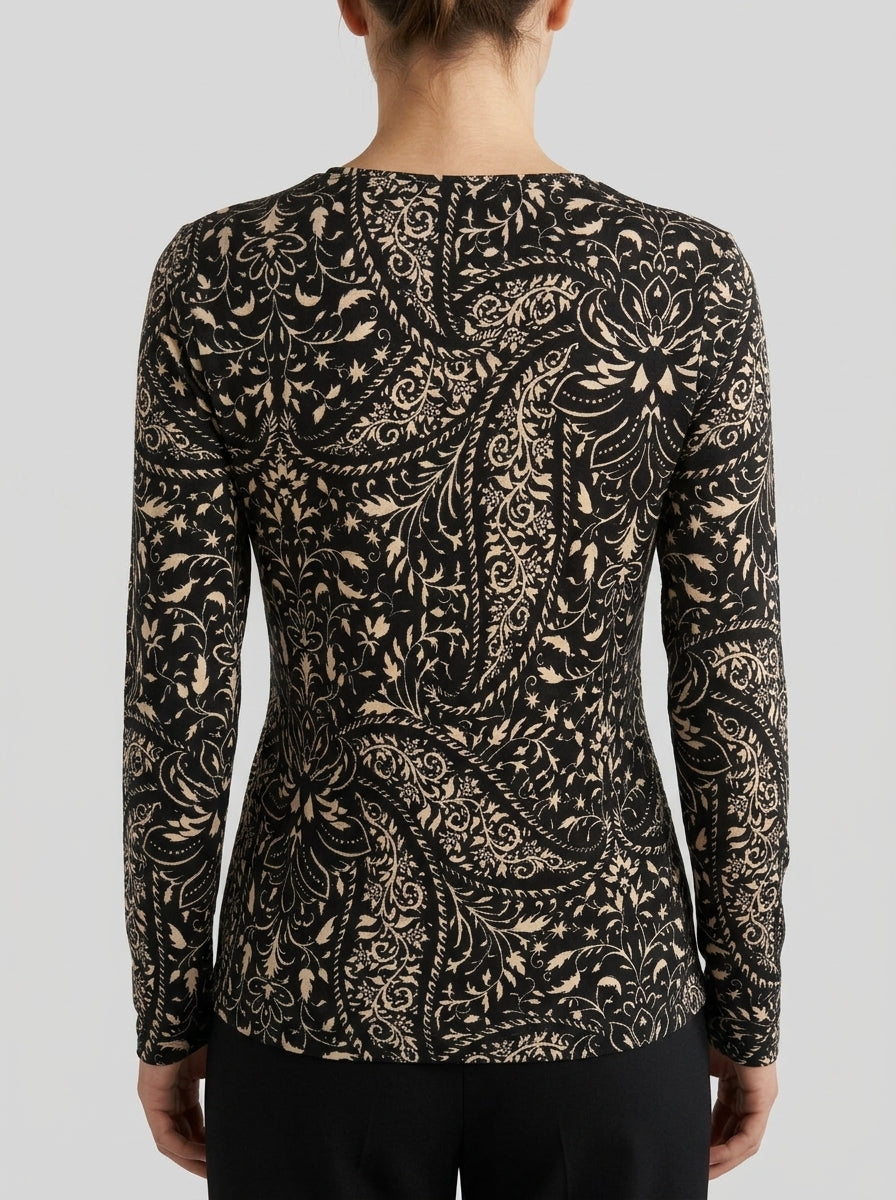 Maglia  nera stampata in viscosa elasticizzata con scollo a V 