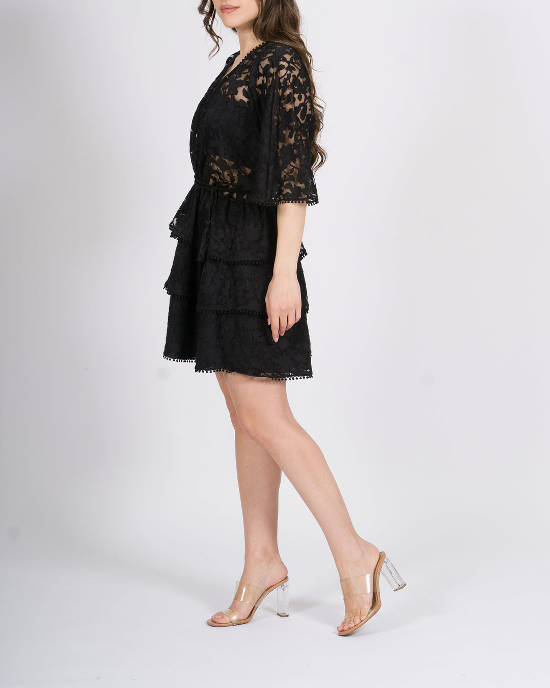 Abito access nero floreale con balze 