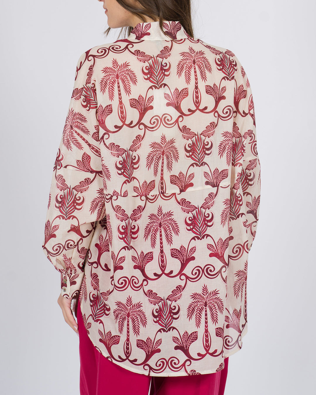Camicia over beige con stampa floreale rossa 