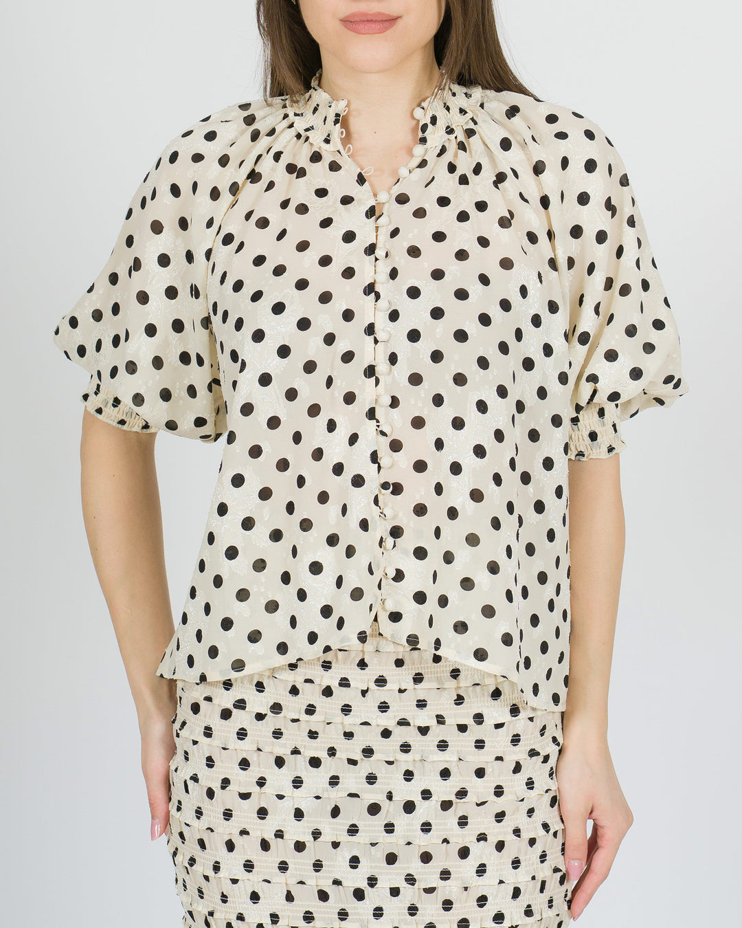 Camicia amosa panna a pois neri 