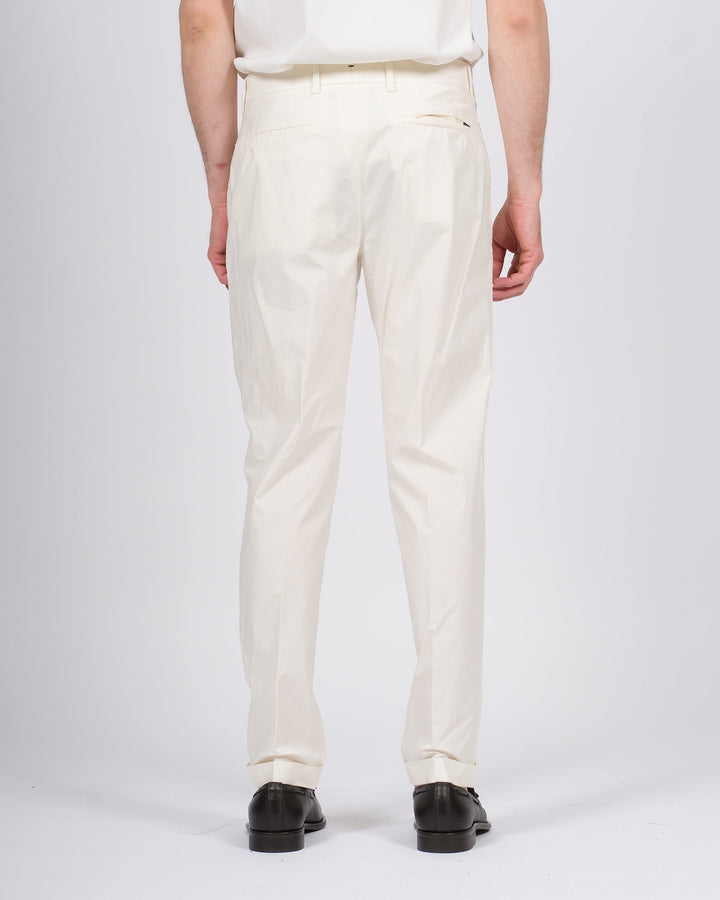 Pantalone retro panna con pence e risvolto 