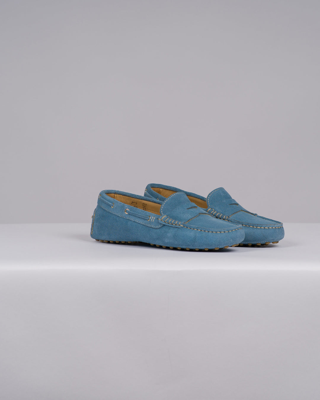Mocassino Donna in Suede Azzurro con Chiodini 