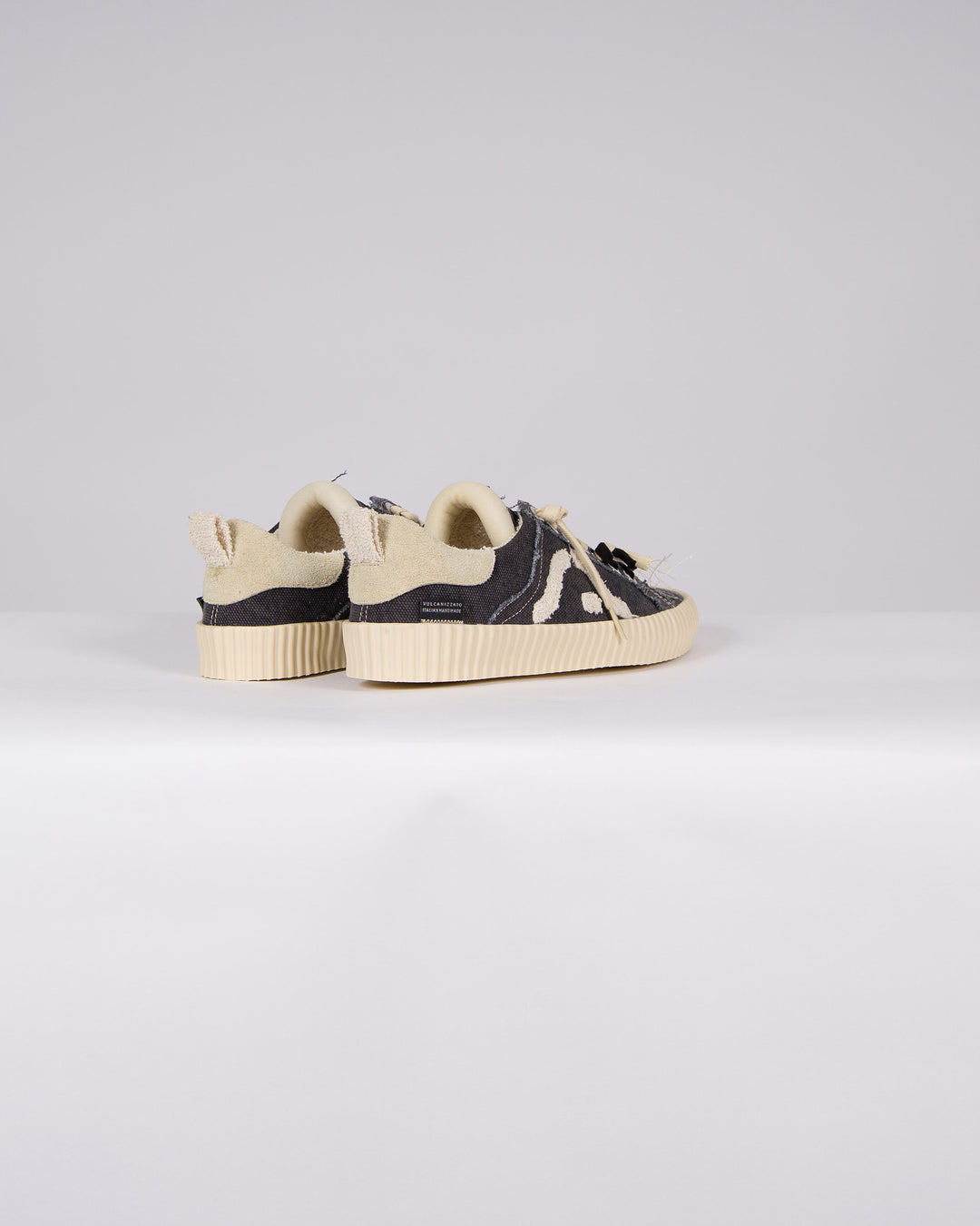 Wavy Olona Black<BR/> 