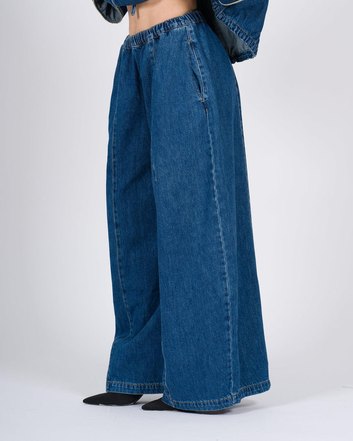 Denim Meimeij modello ballon ampio con coulisse in vita e laccio 