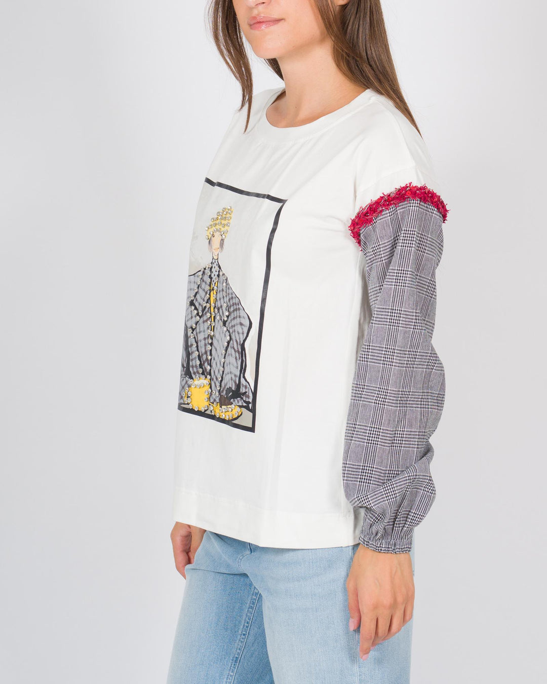 T-shirt con stampa  fondo bianco 