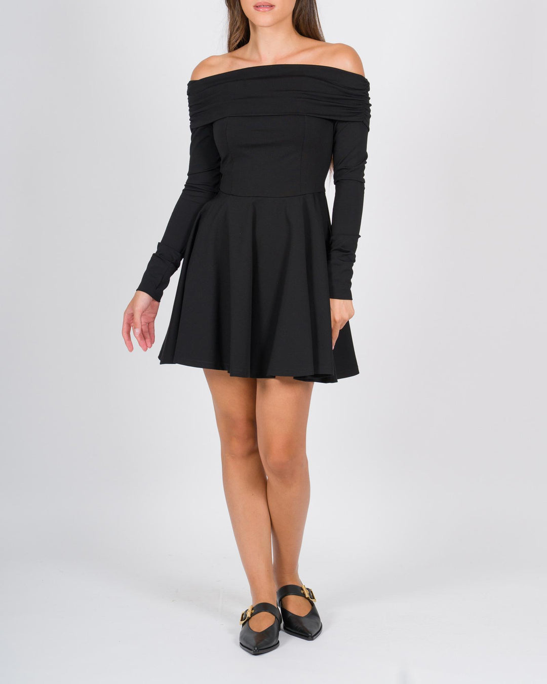 Abito corto a balze nero 