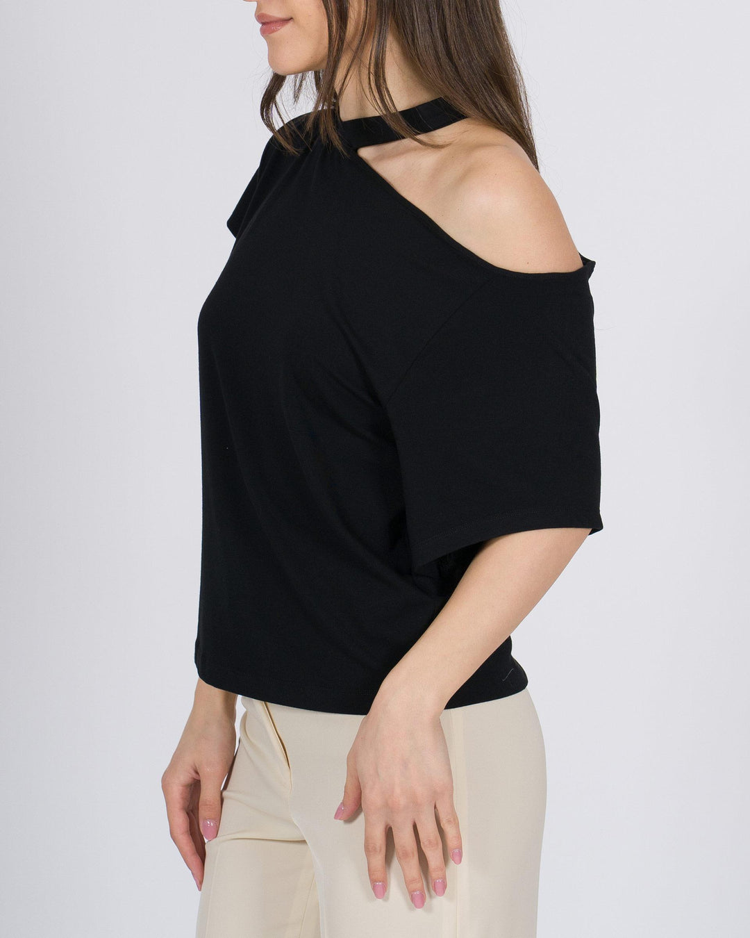 T-shirt nero Silence monospalla con foro 