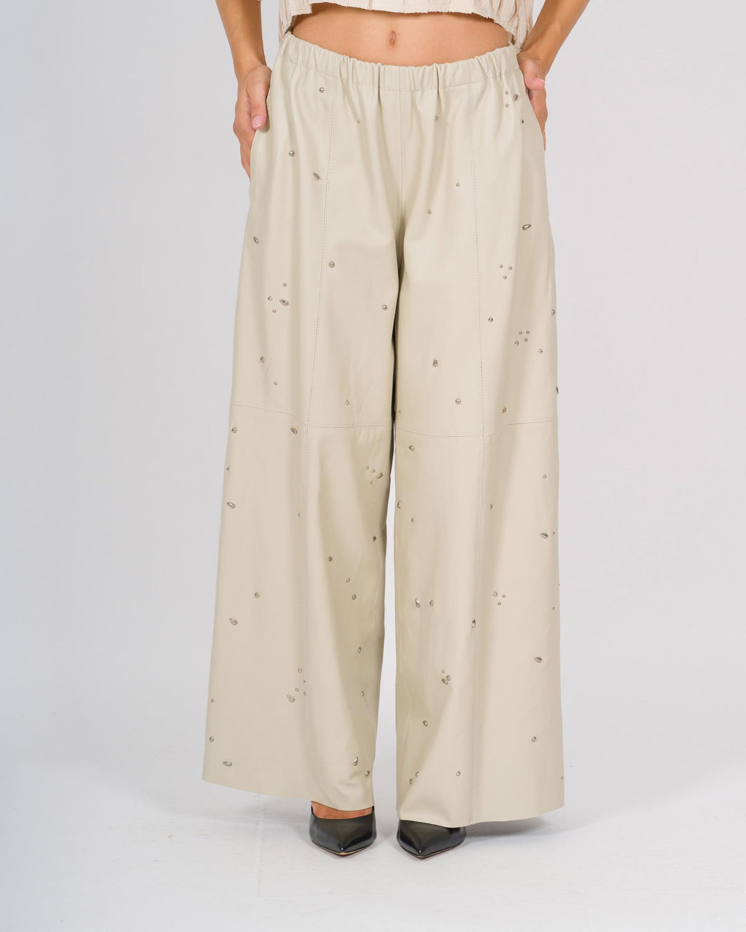 Pantalone con cabochon panna 