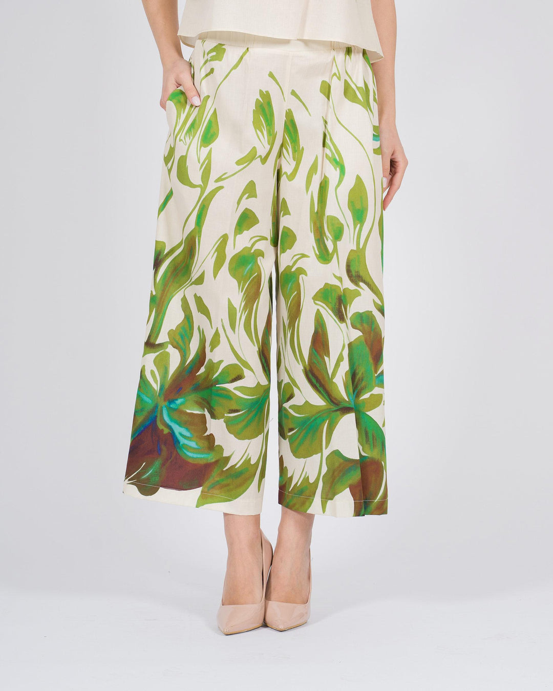 Pantalone Gaucho con stampa floreale verde su fondo bianco 