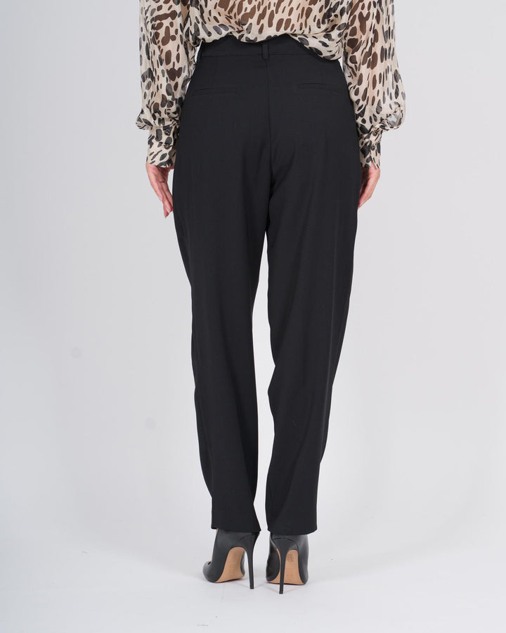 Pantaloni carrot fit a vita alta con pinces nero 