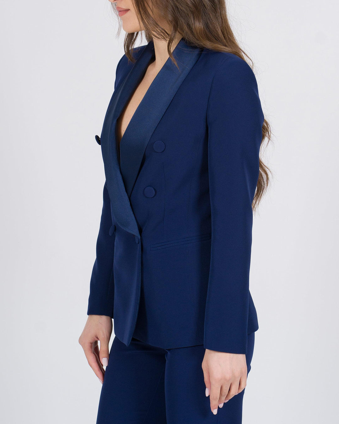 Blazer blu doppiopetto in raso con collo a scialle 