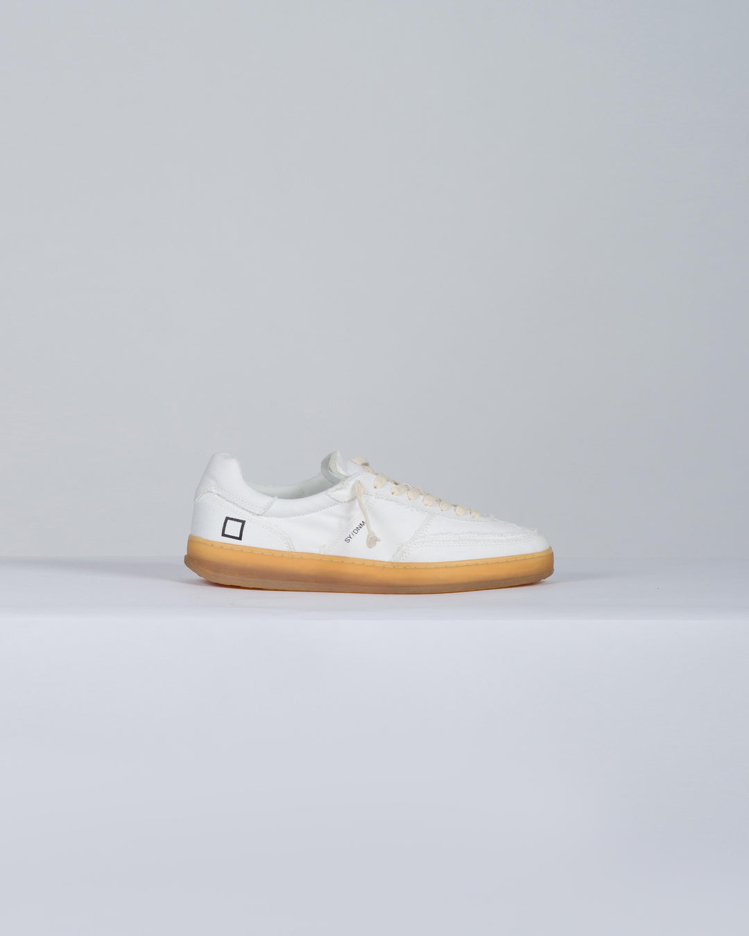 HILL LOW CANVAS WHITE<BR/> 