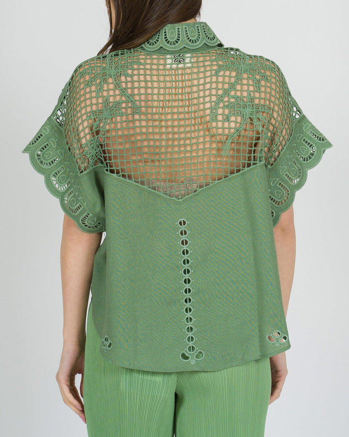 Camicia amosa verde in lino con dettagli uncinetto 