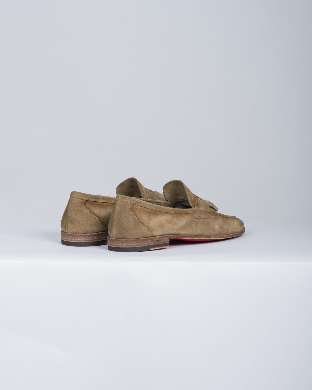 Mocassino camoscio con nappine 