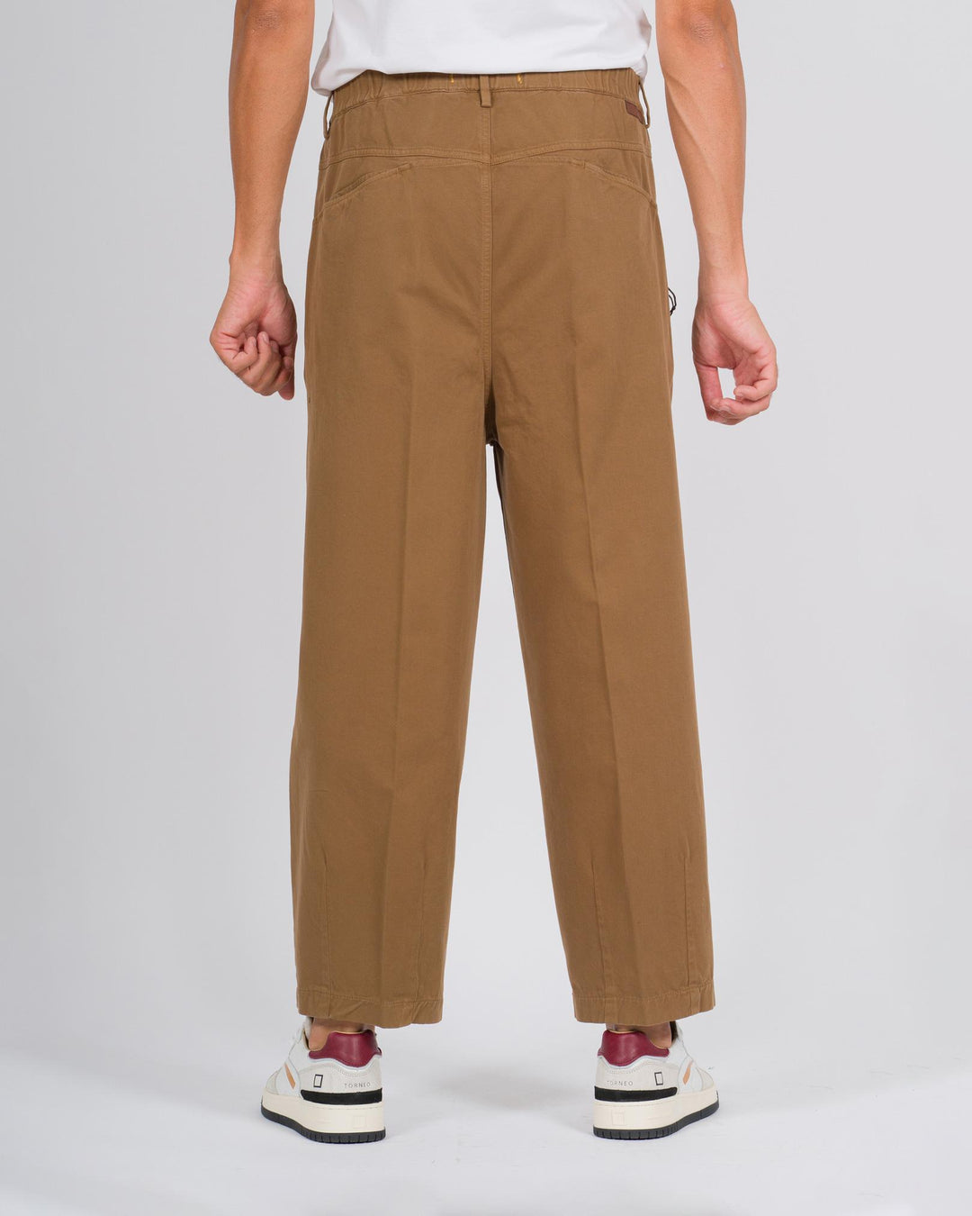 Pantalone Kochi in cotone gabardine cammello 