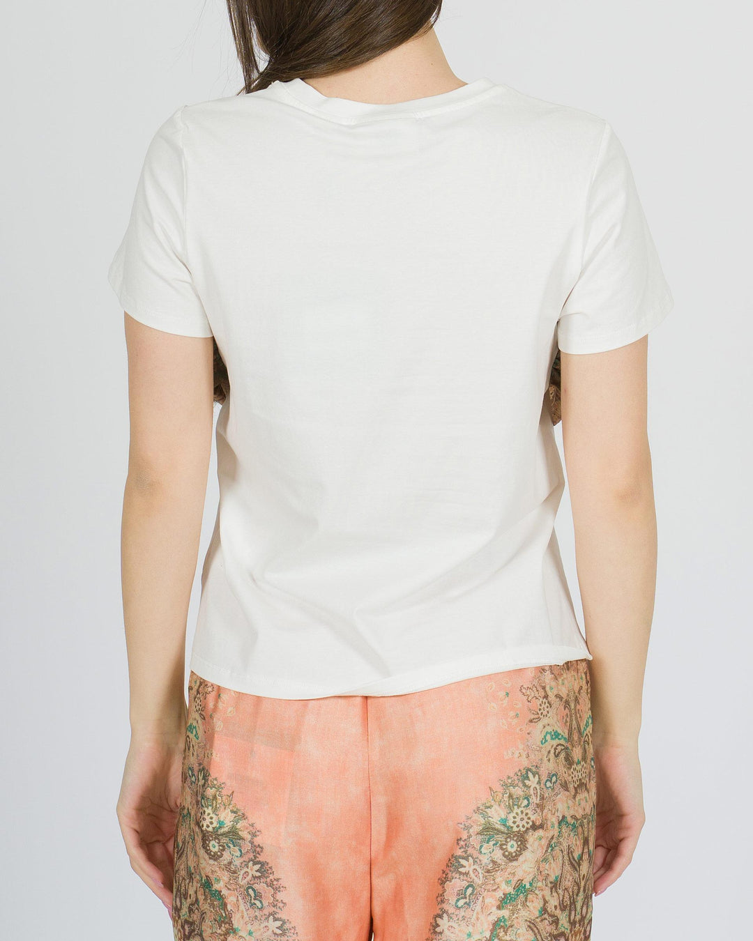 T-shirt bianca Amosa in cotone con foulard fantasia 