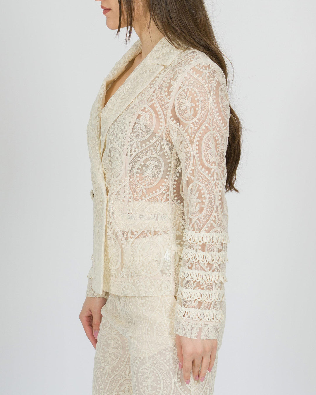 Giacca amosa in organza panna con ricami 