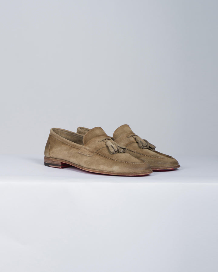 Mocassino camoscio con nappine 