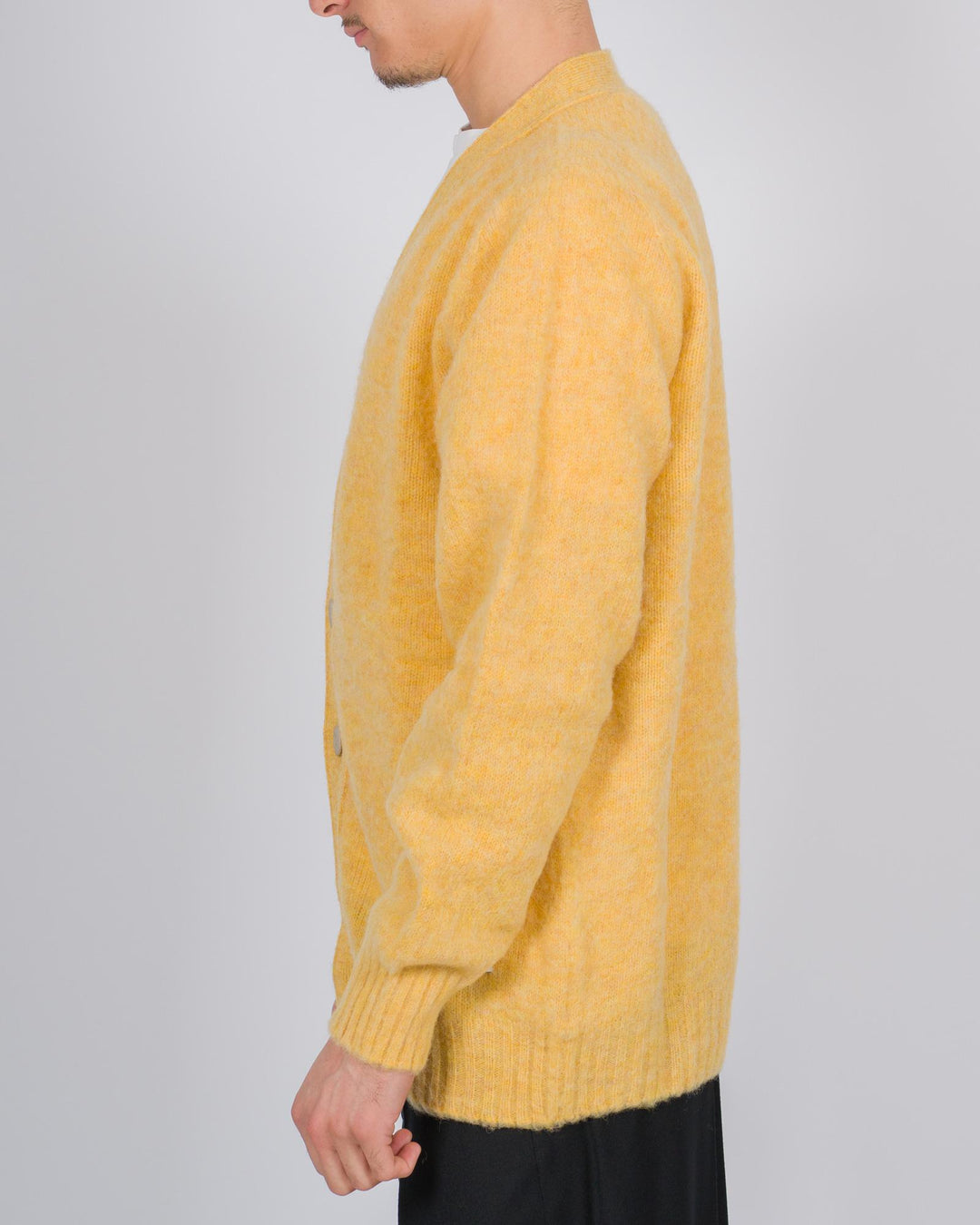 Cardigan in lana scozzese con chiusura a bottoni colore giallo 