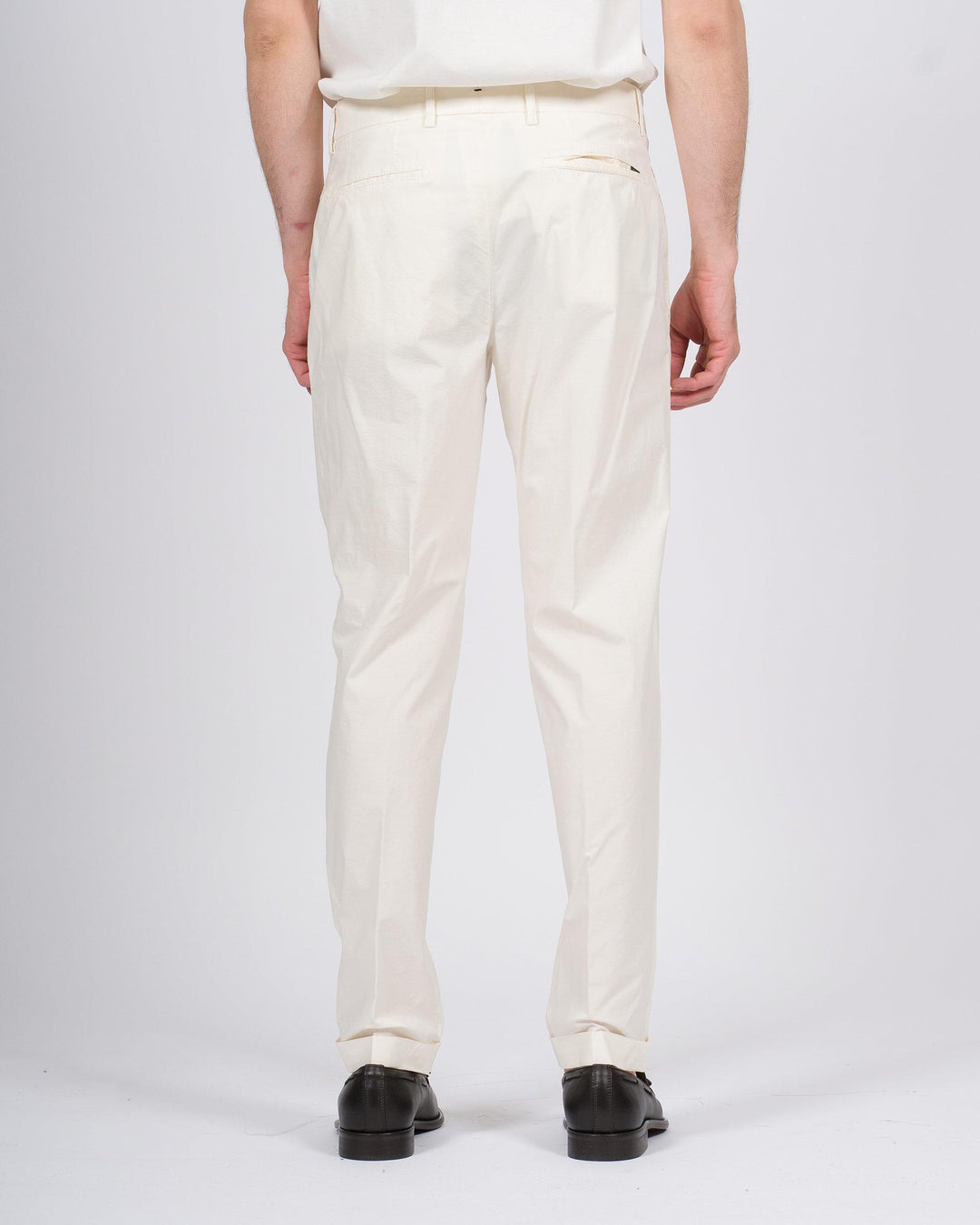 Pantalone retro panna con pence e risvolto 