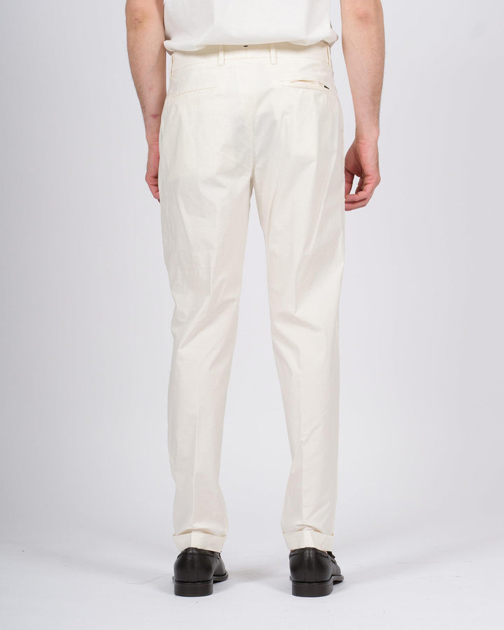 Pantalone retro panna con pence e risvolto 