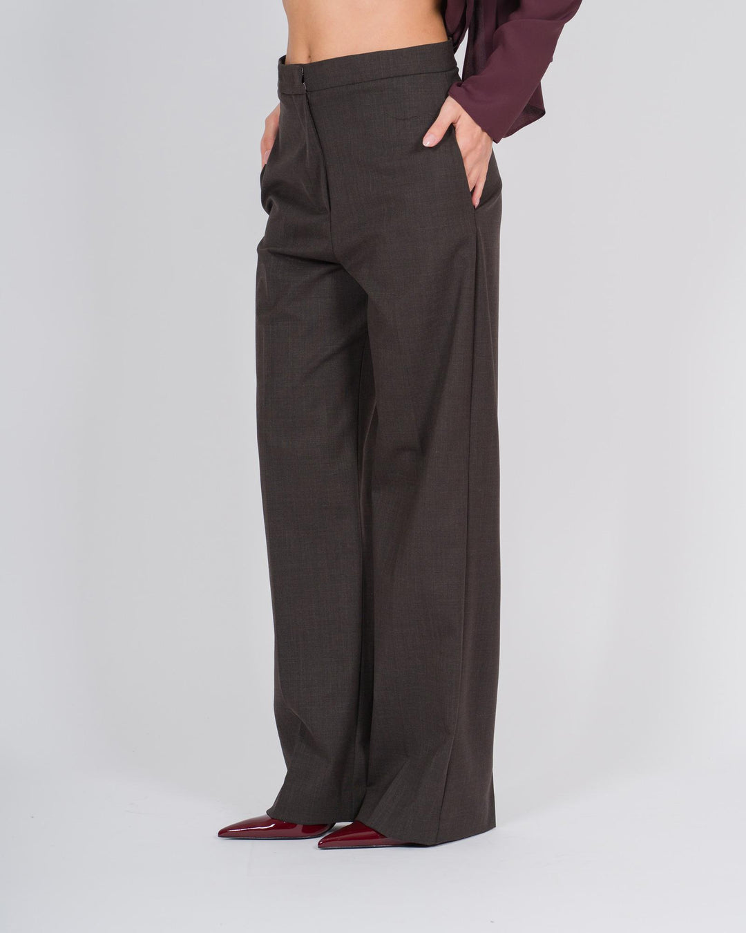 Pantaloni morbidi in lana marrone 