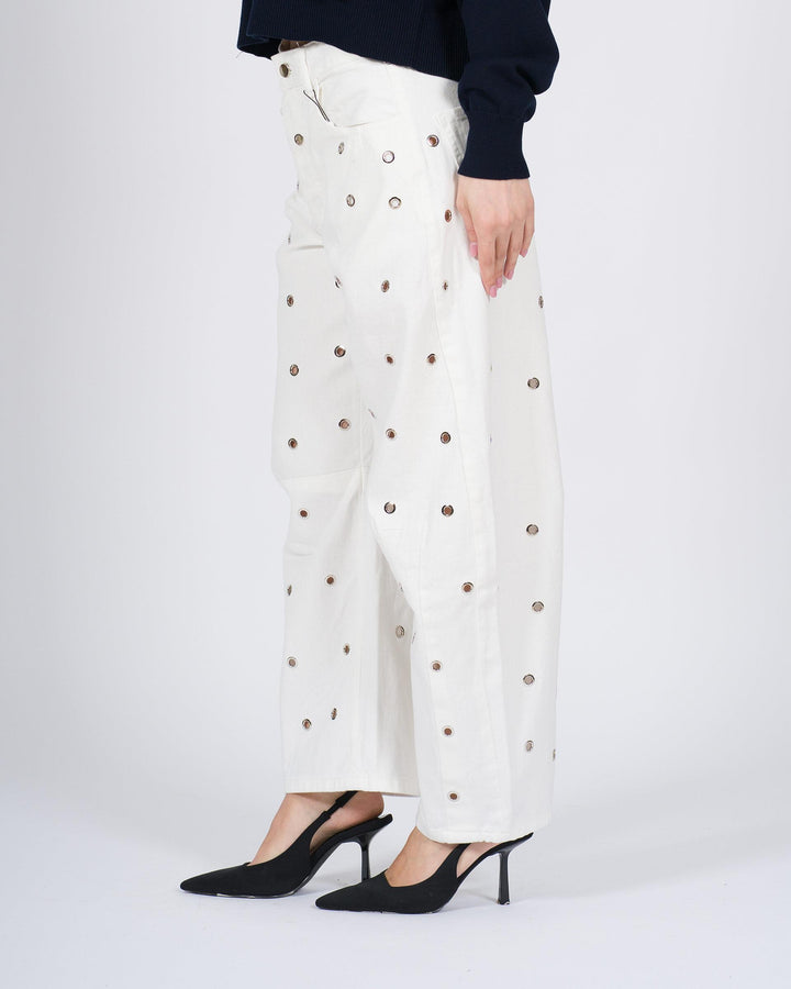 Denim bianco Meimeij modello ballon con borchie 