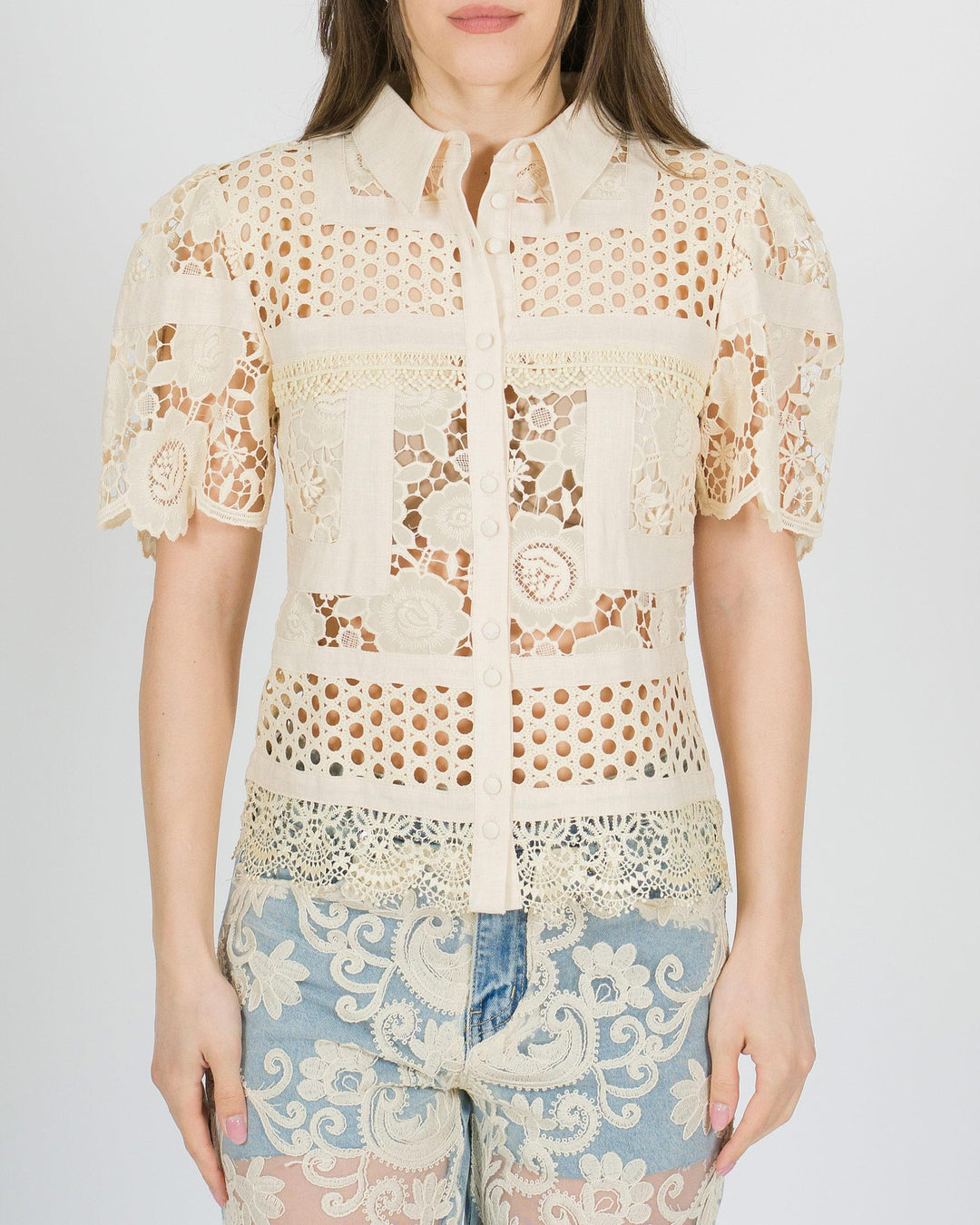 Camicia amosa panna in pizzo traforato a doppia lavorazione 