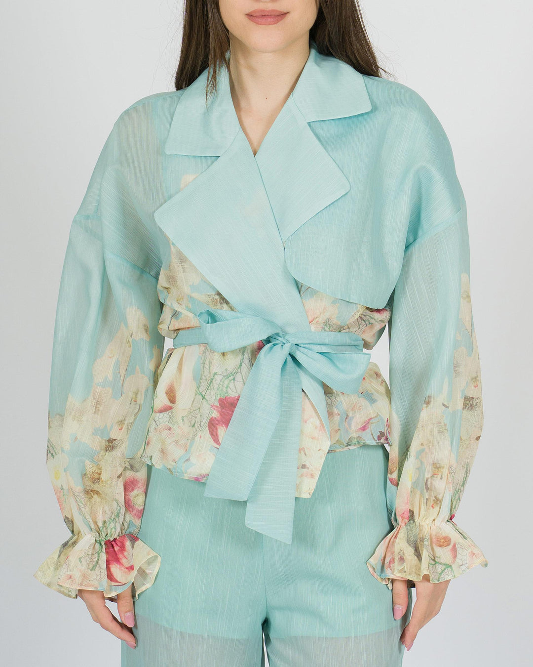 Giacca amosa azzurra modello kimono con fusciacca 