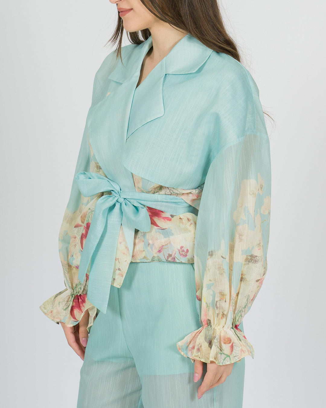 Giacca amosa azzurra modello kimono con fusciacca 