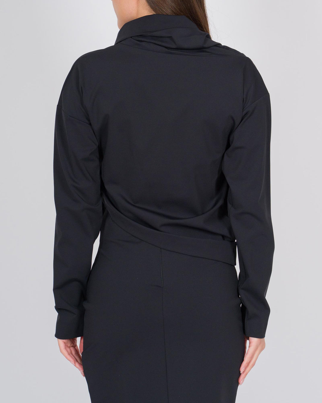 Blusa con collo sciallato e drappeggi nero 